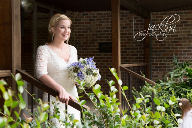 Jake's on the Avenue Florals {N-joy Weddings + Events}